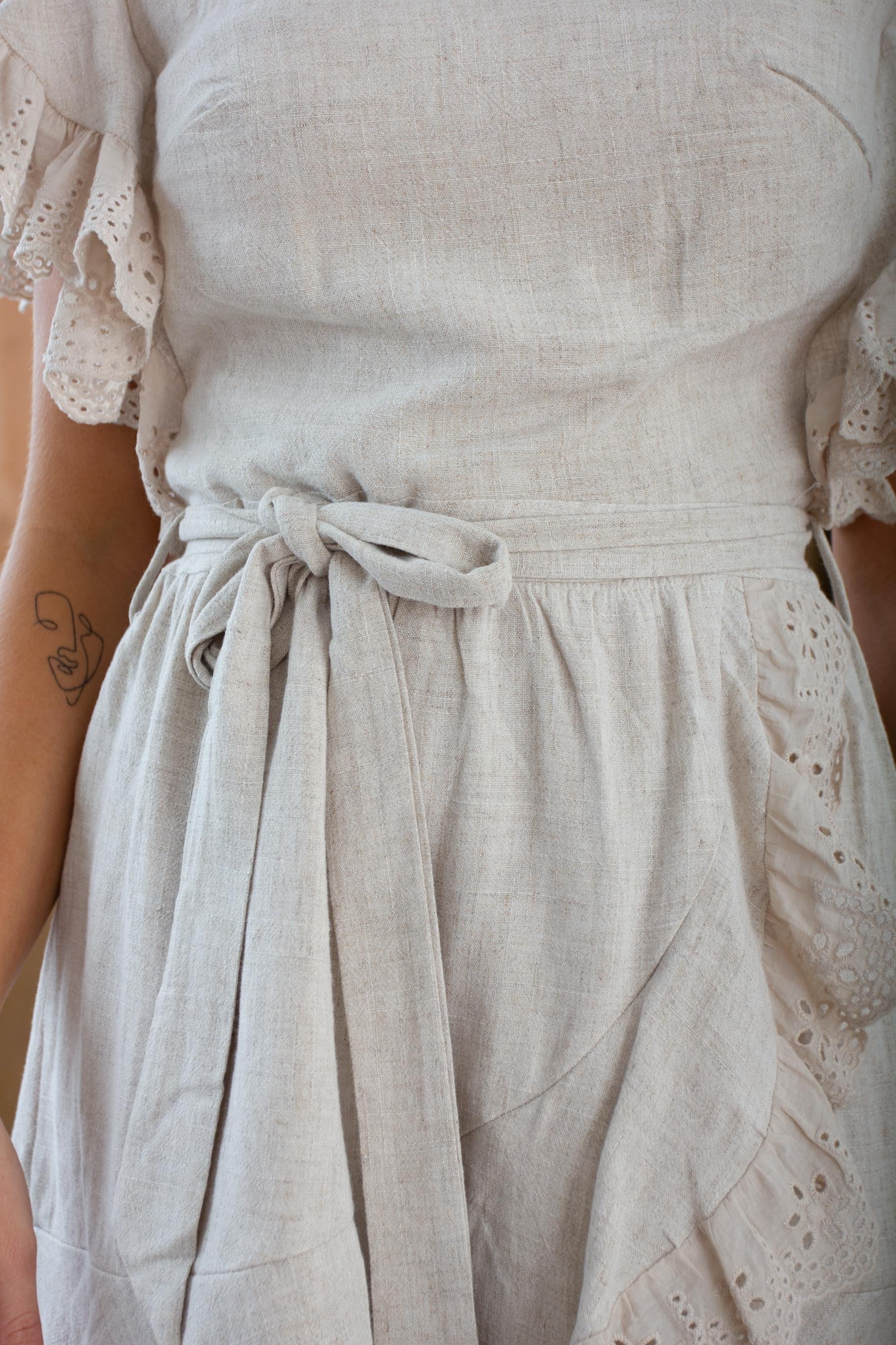 Line Up Dress	- Natural