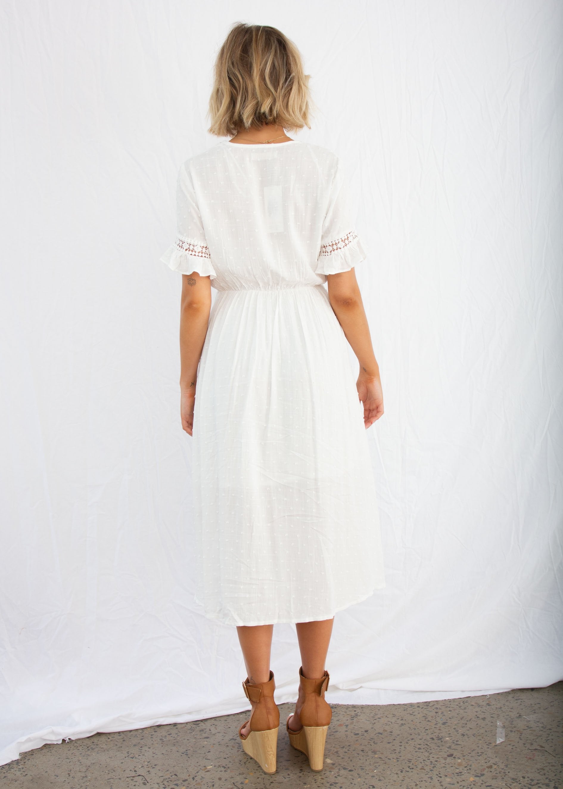 Lovers Kiss Tie Midi Dress - White