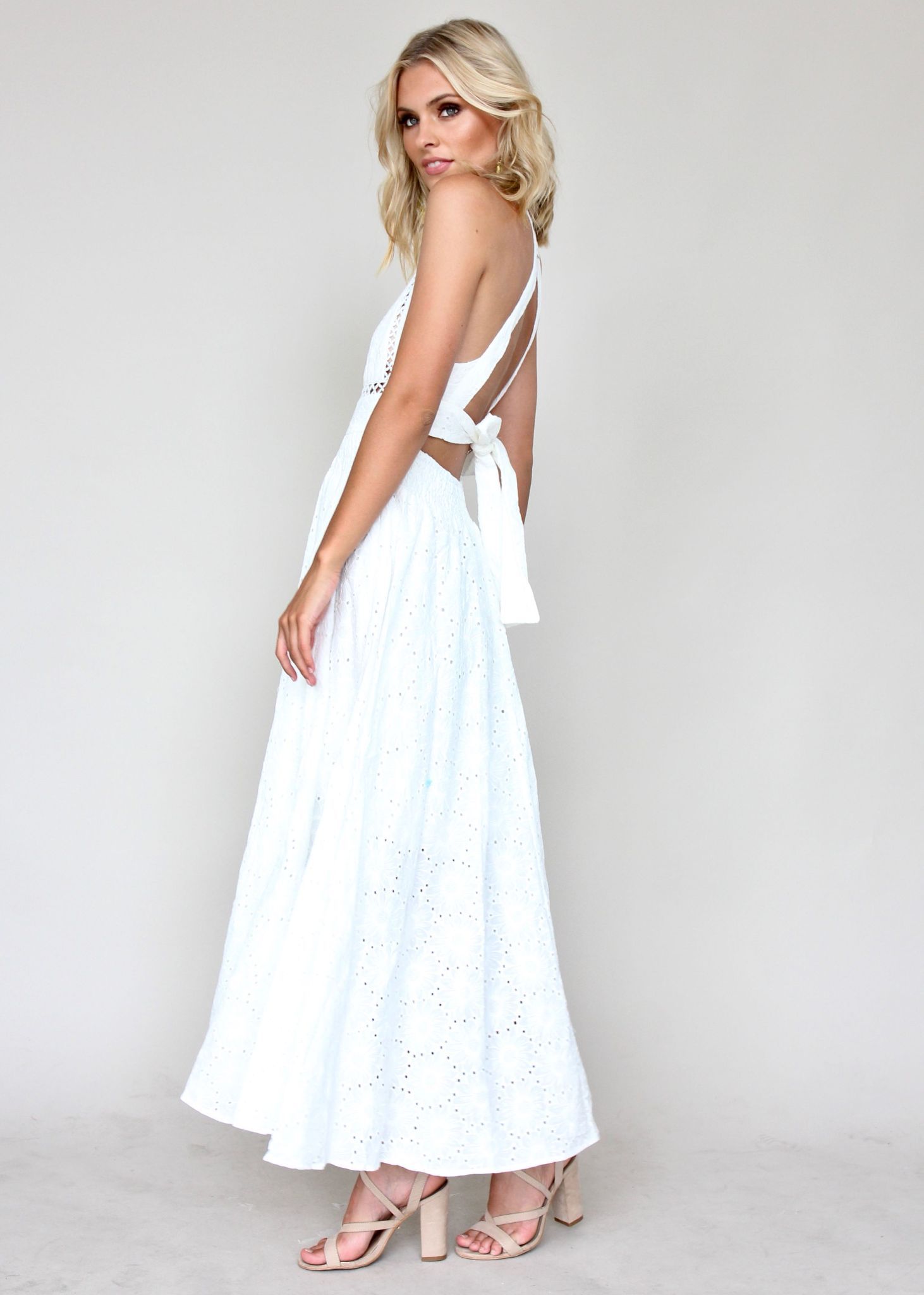 Break Of Dawn Maxi - Flower White Embroidered