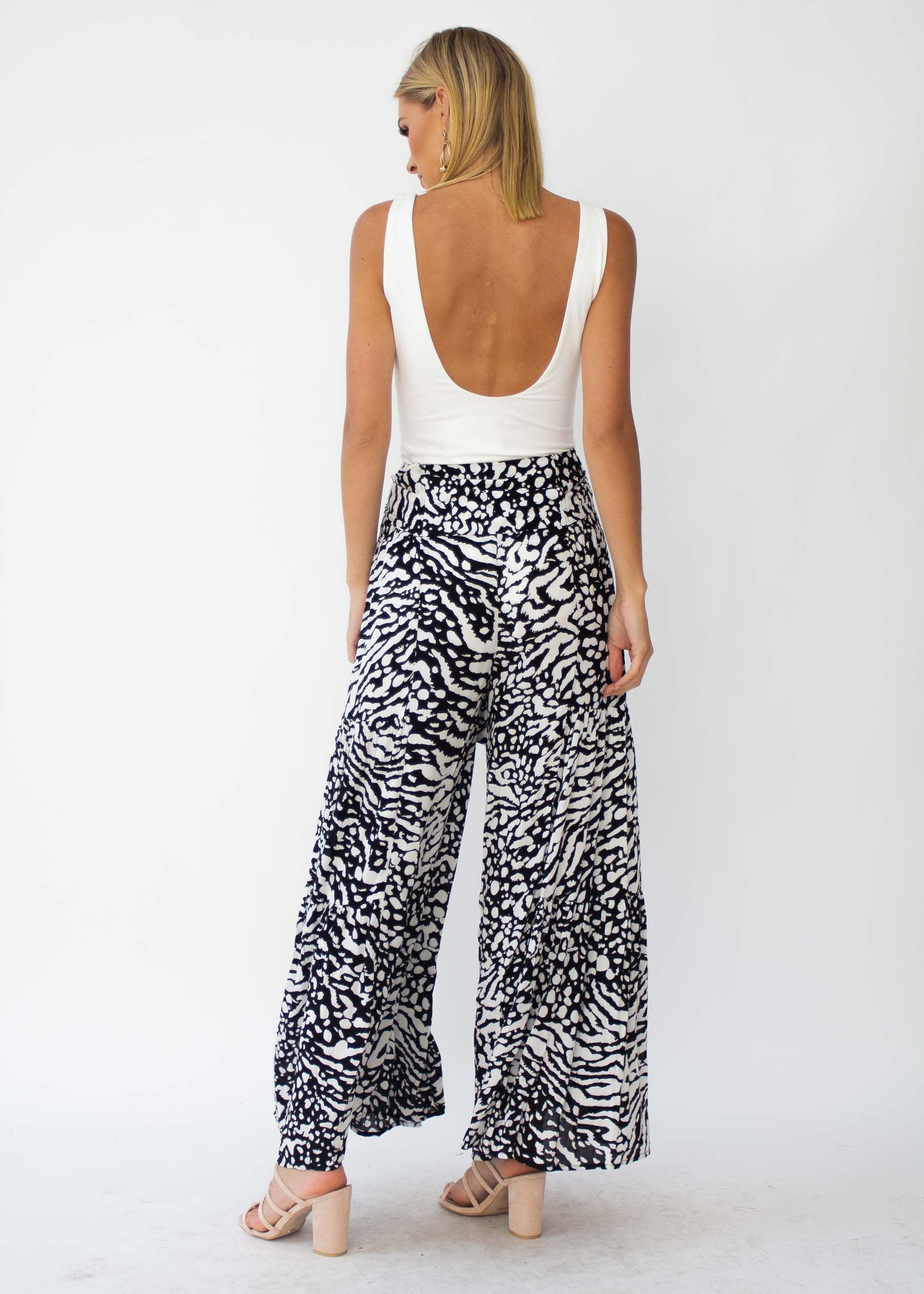 Kiki V-Neck Bodysuit - White
